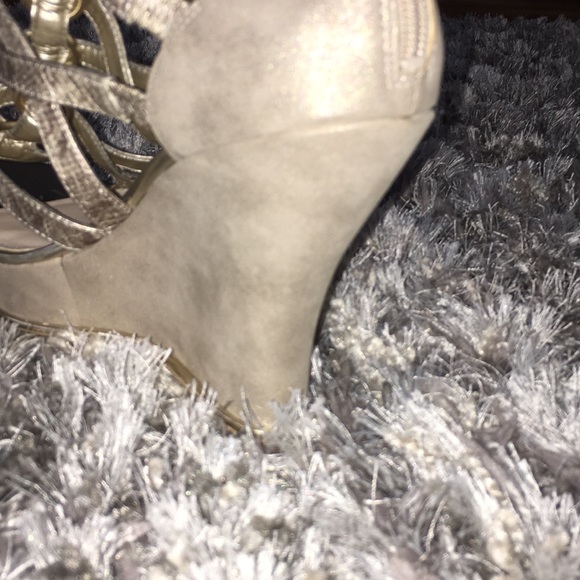 Guess Wedges - Picture 4 of 6